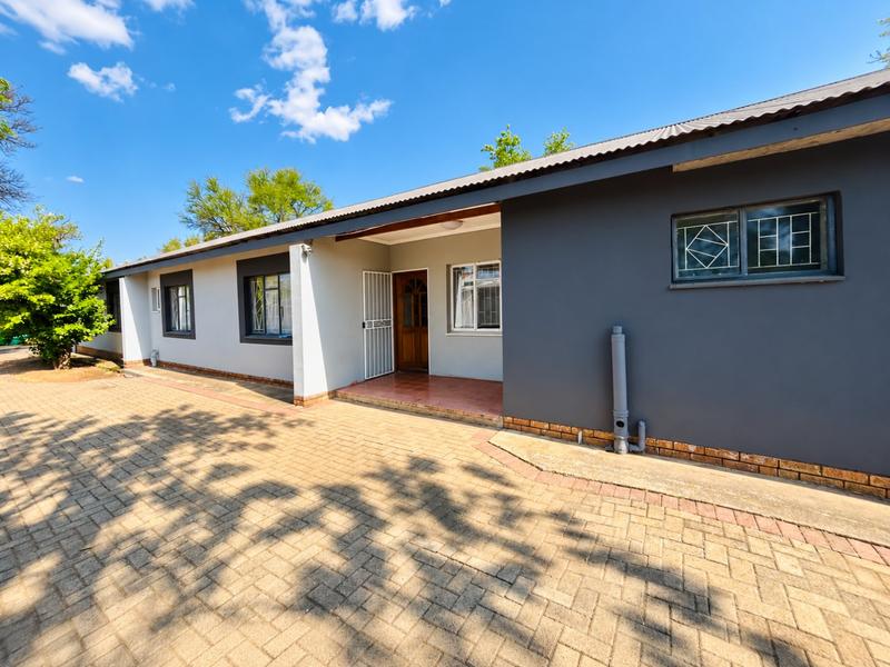 11 Bedroom Property for Sale in Brandwag Free State
